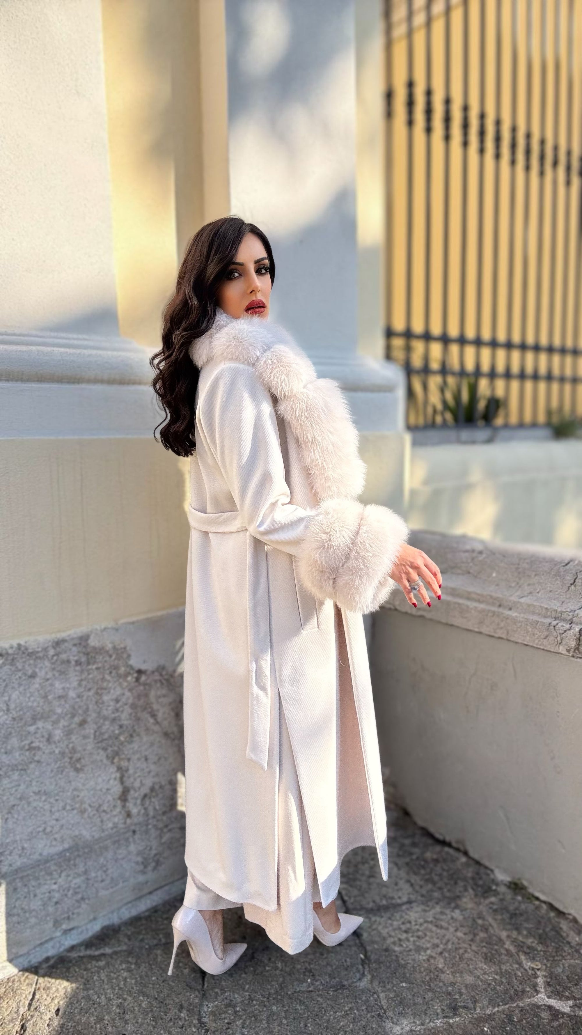 Cappotto monopetto bordi in  volpe panna