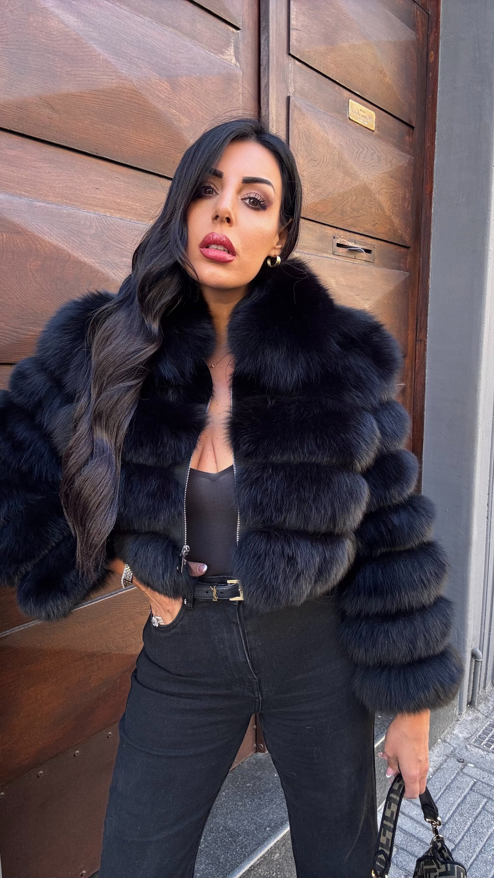 Volpe nera woman Luxury