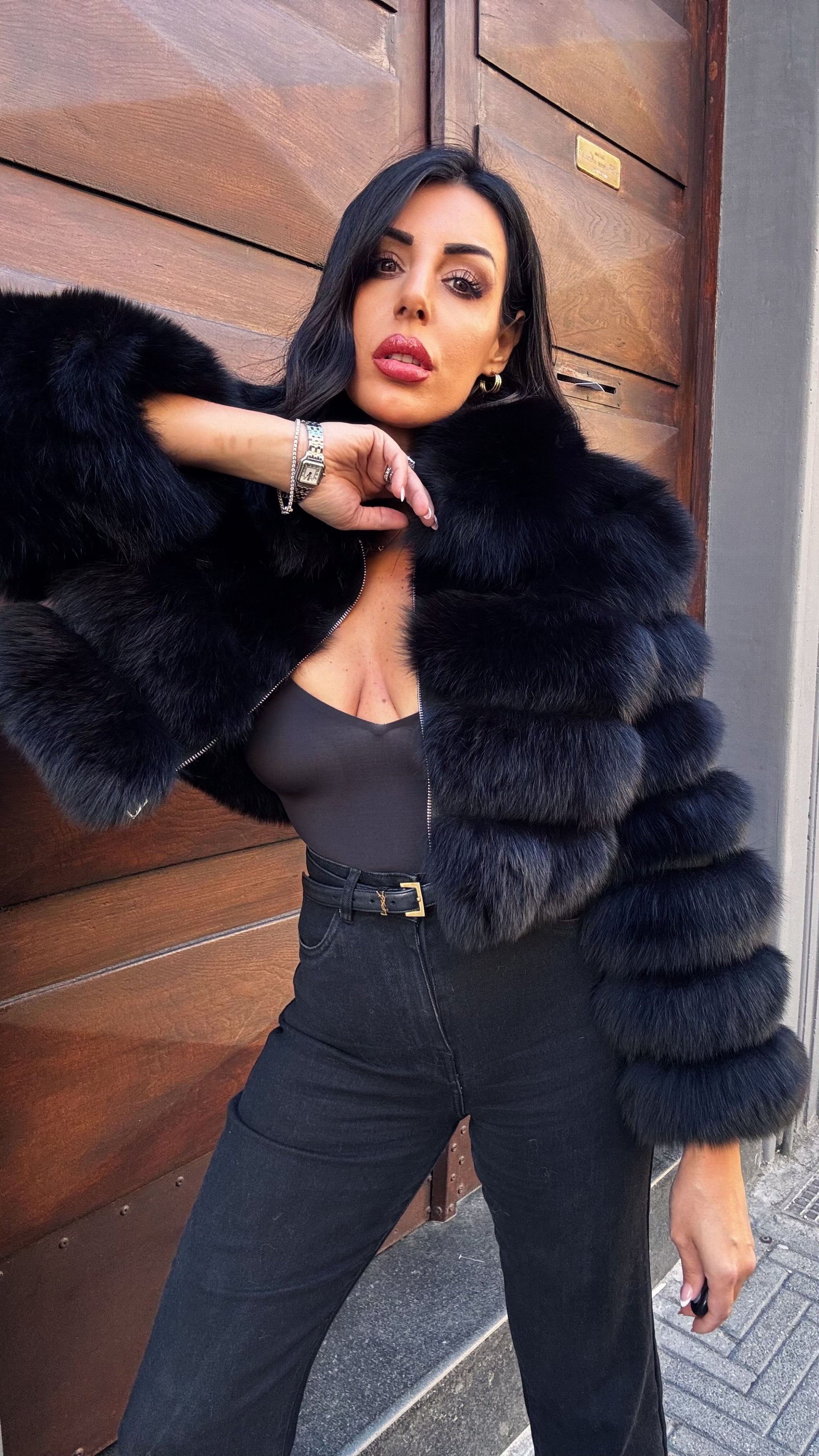 Volpe nera woman Luxury