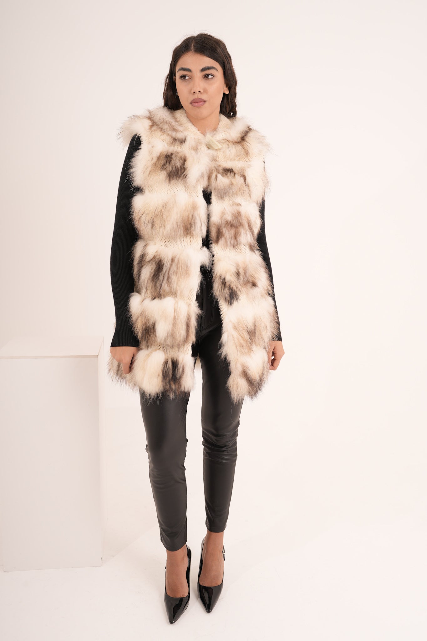 Gilet con cappuccio in volpe lilis