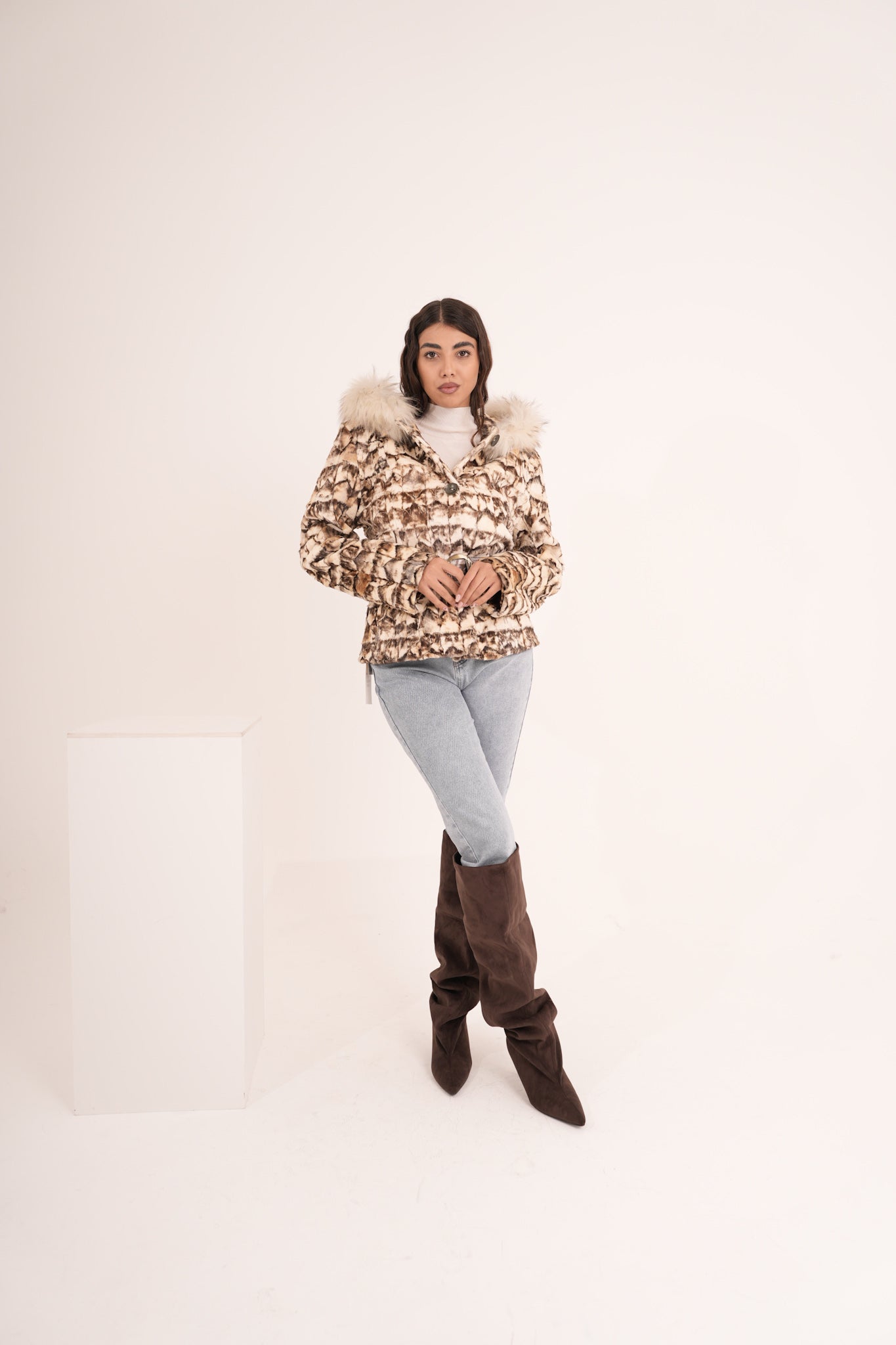 Visone con cappuccio ally plin