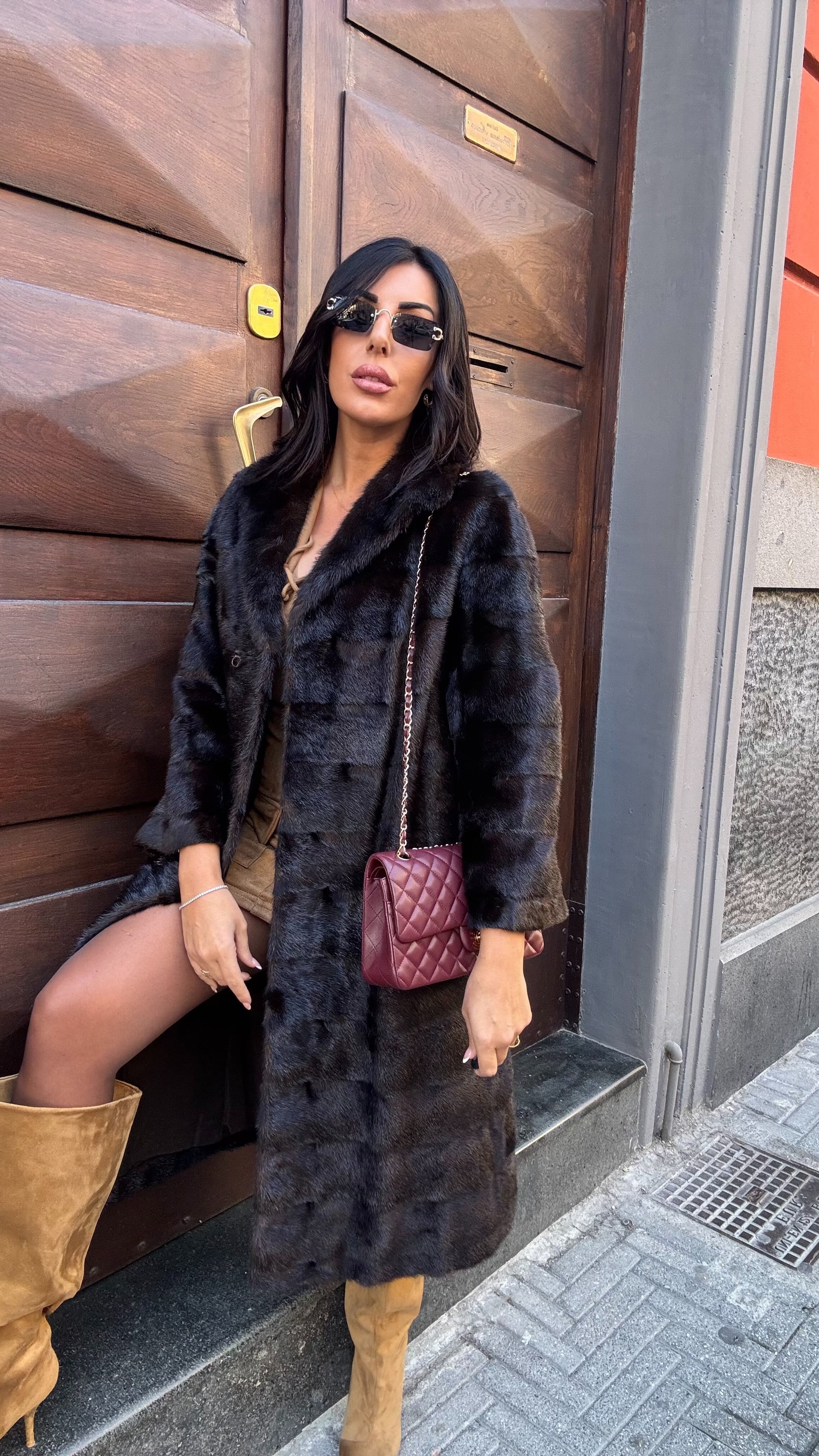 Visone orizzontale nero cleo