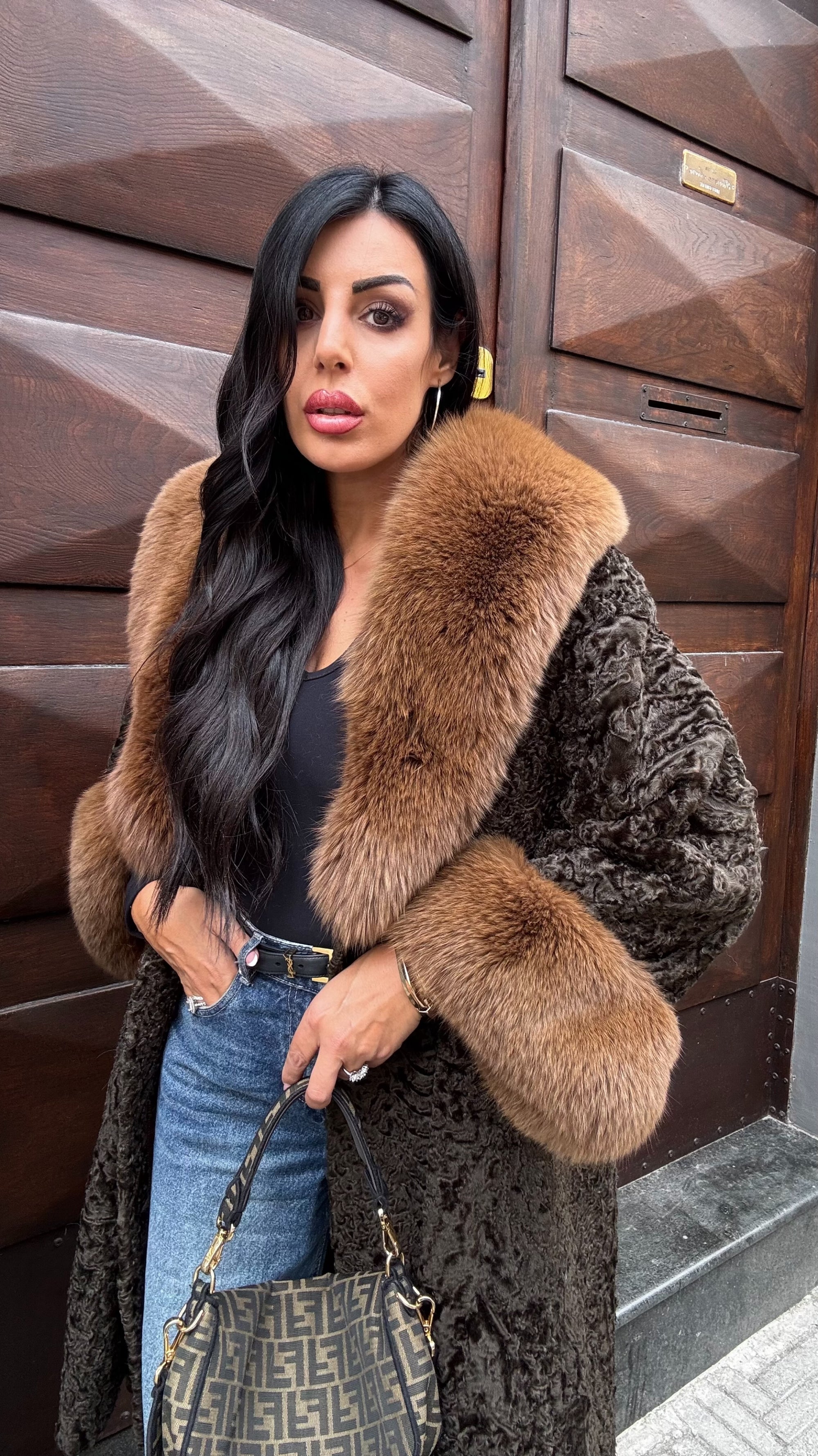 Astrakan  con bordatura in volpe amelie