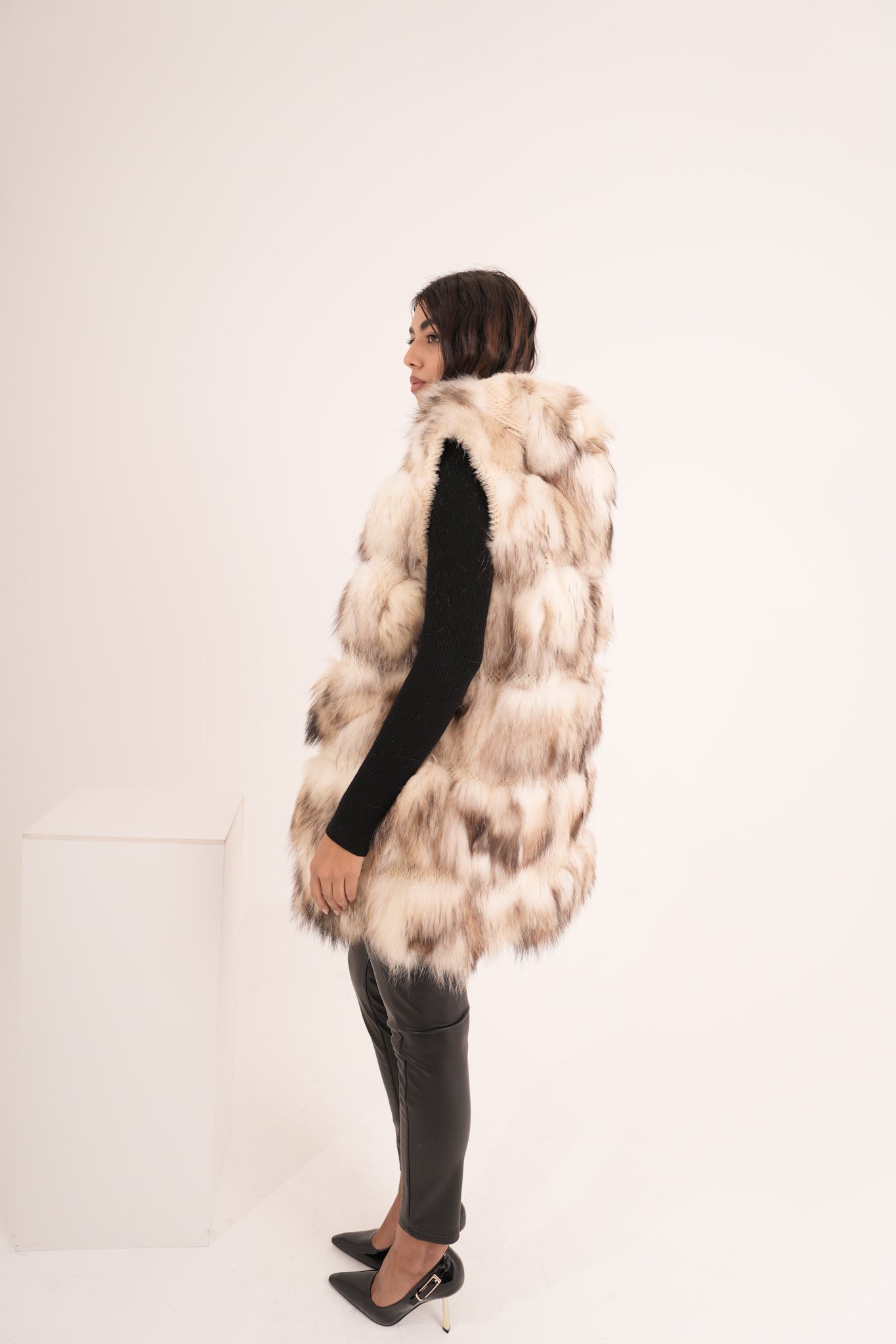 Gilet con cappuccio in volpe lilis