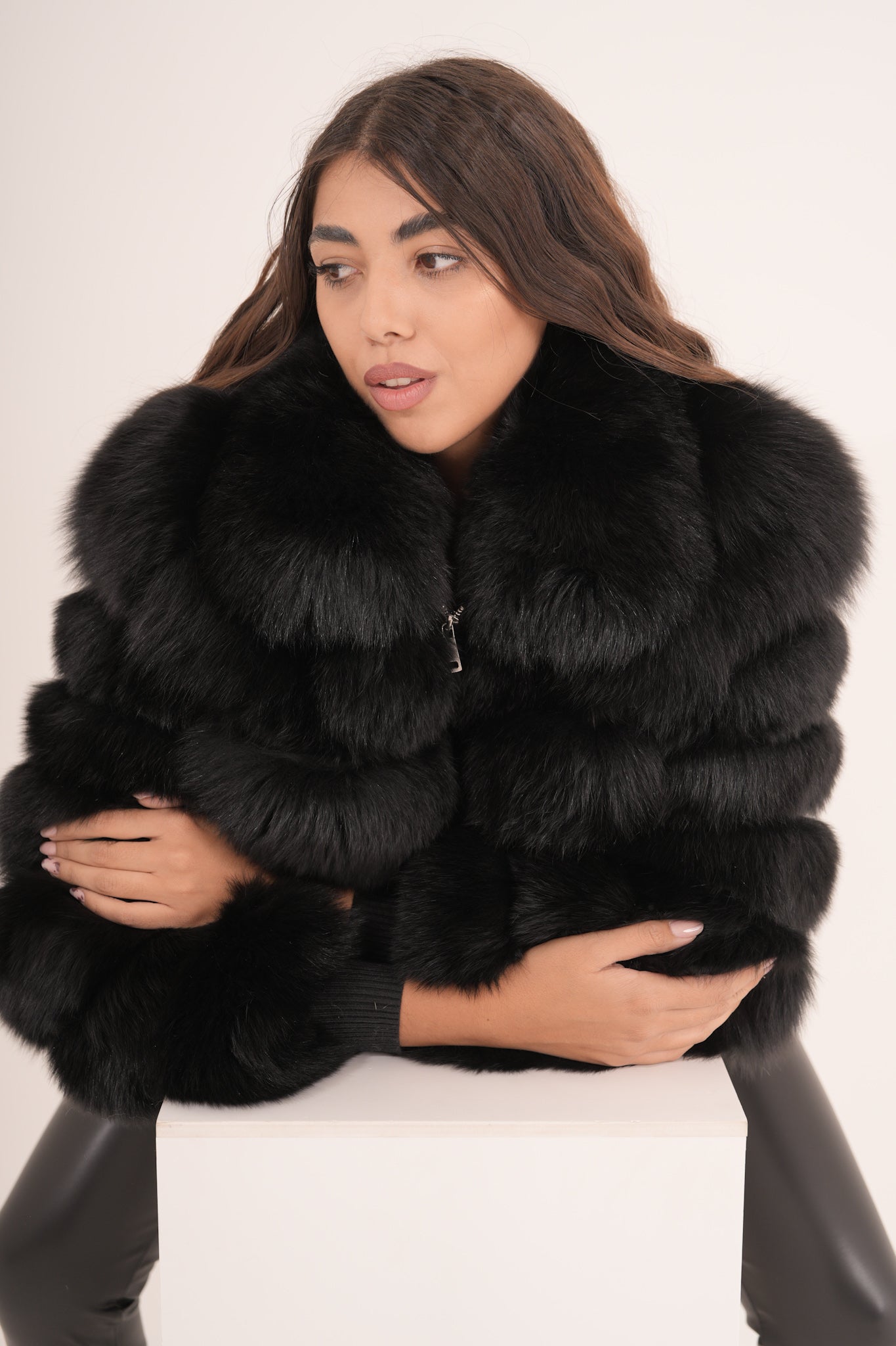 Volpe nera woman Luxury
