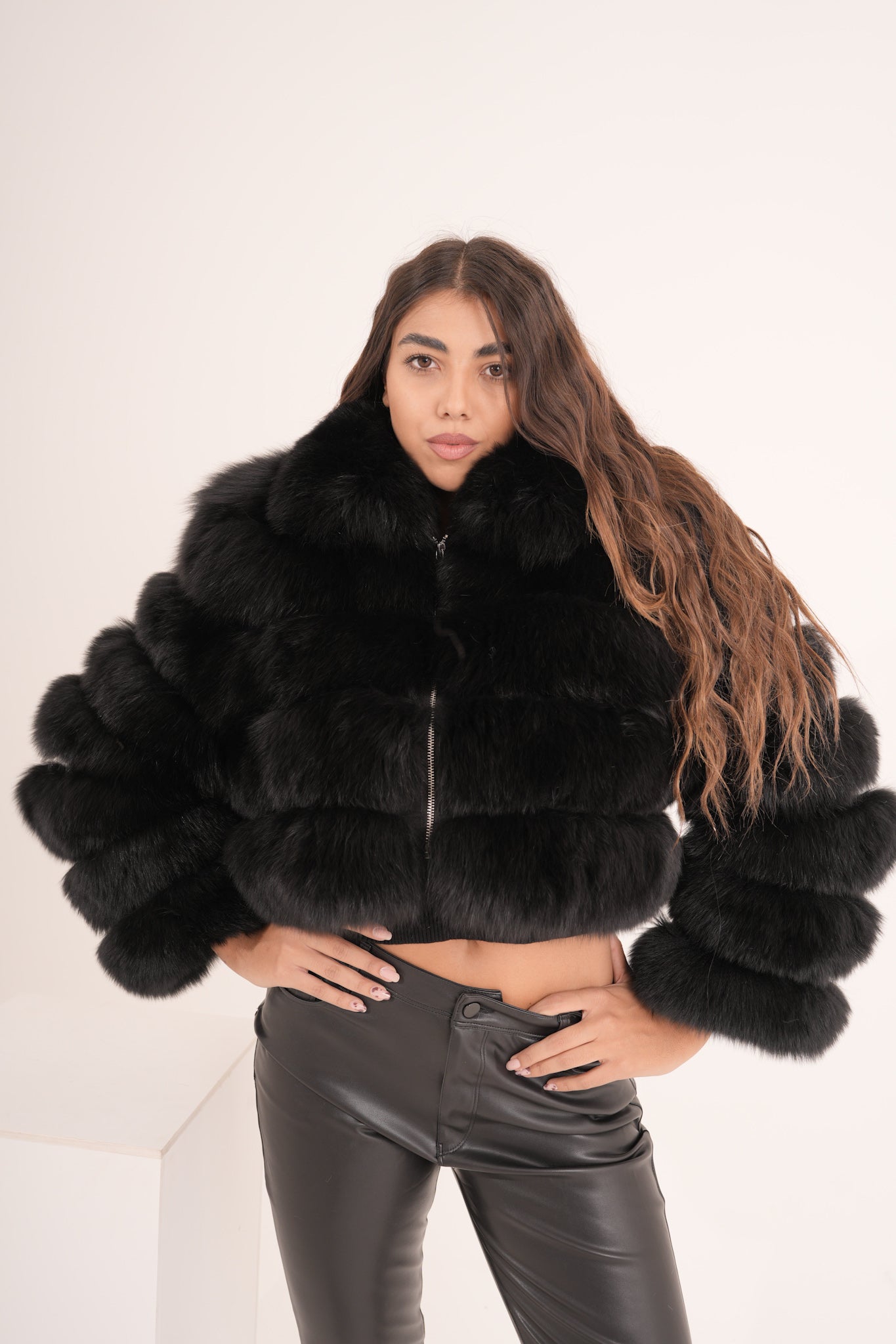 Volpe nera woman Luxury