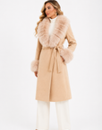 Cappotto bordato in volpe beige