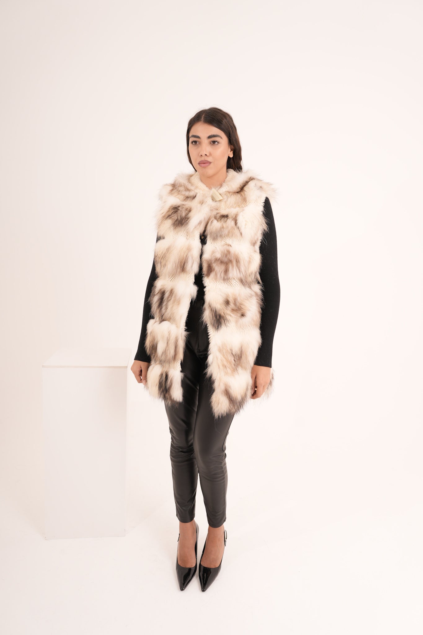 Gilet con cappuccio in volpe lilis