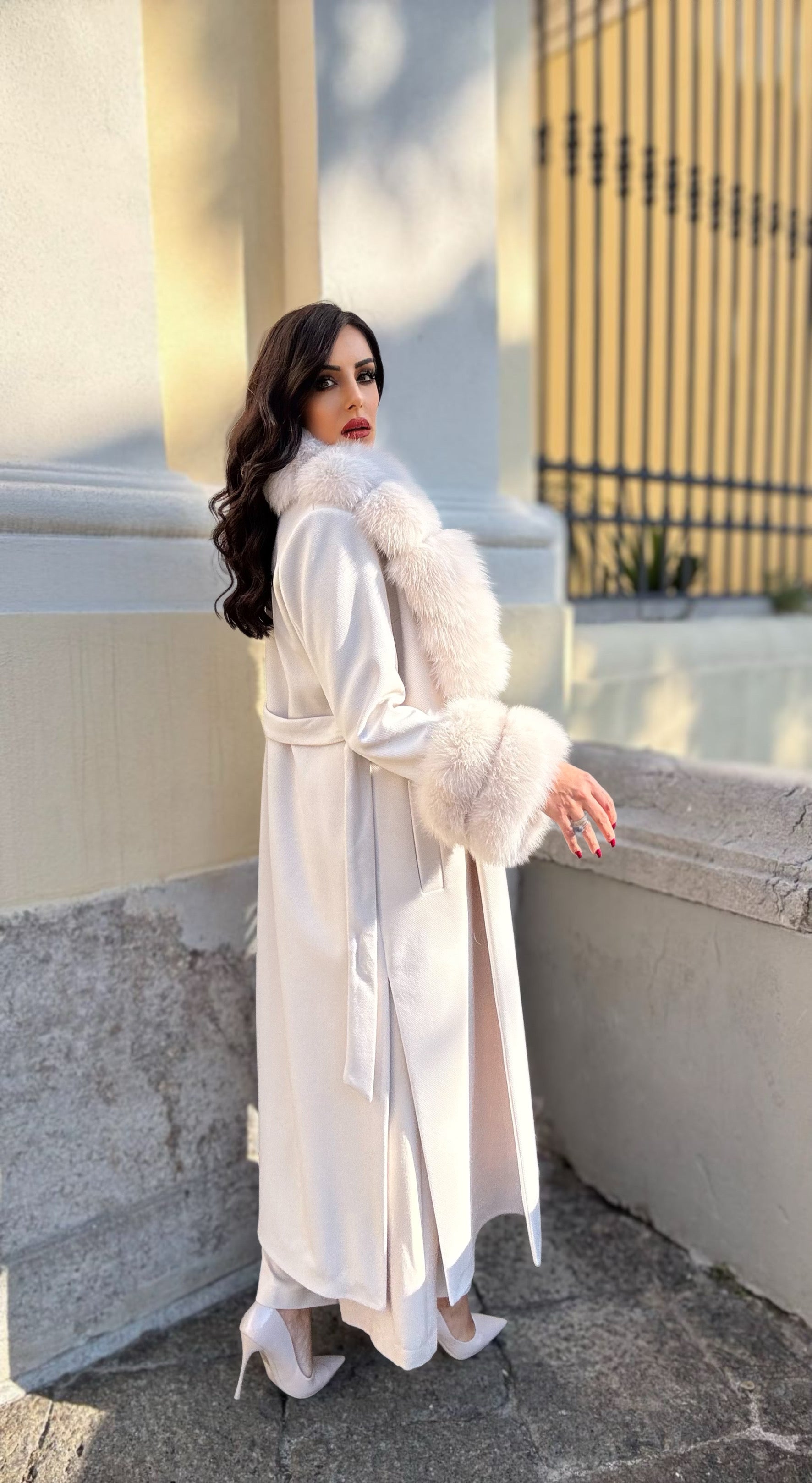 Cappotto monopetto bordi in  volpe panna
