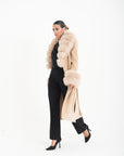 Cappotto bordato in volpe beige