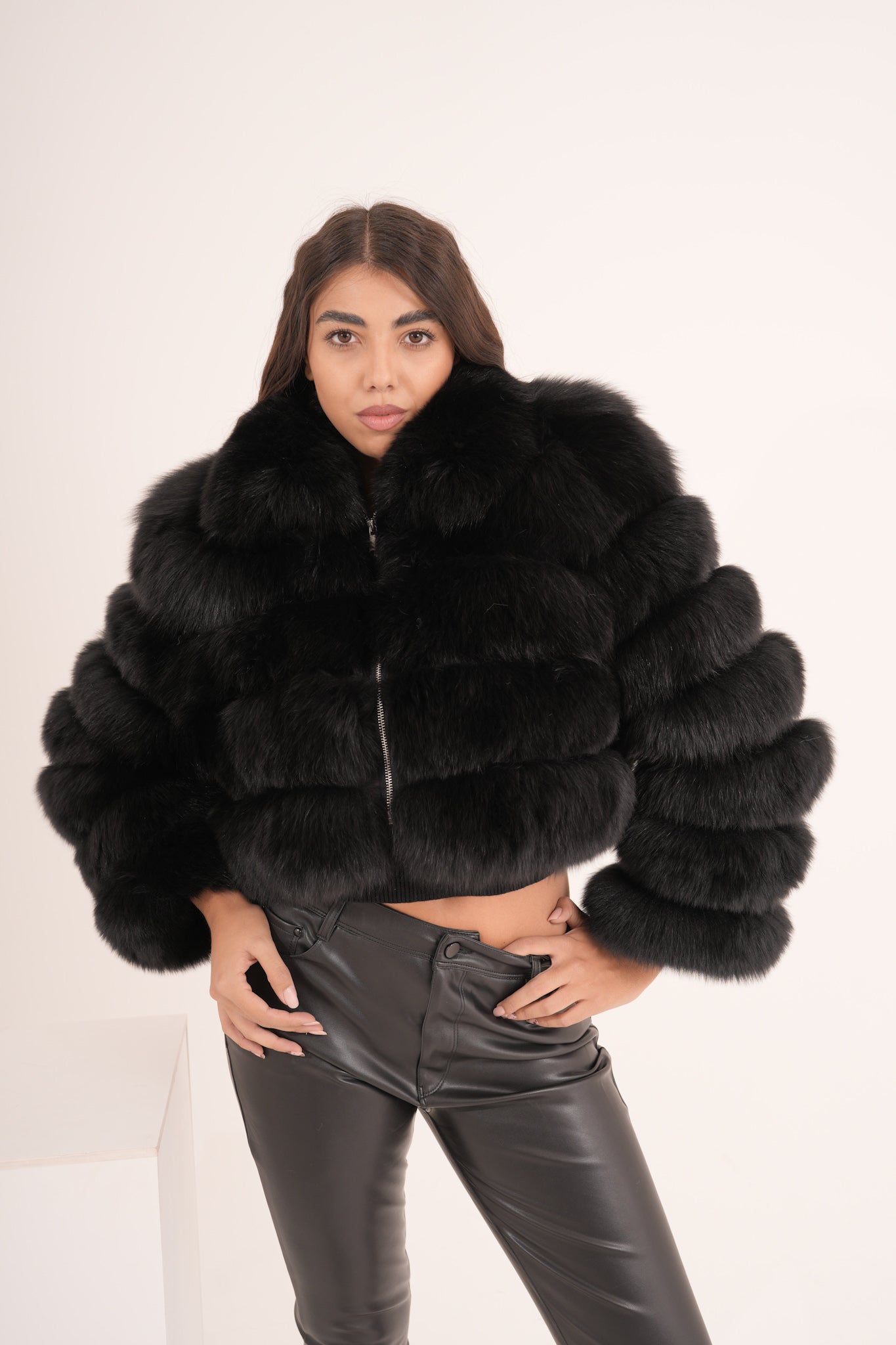 Volpe nera woman Luxury