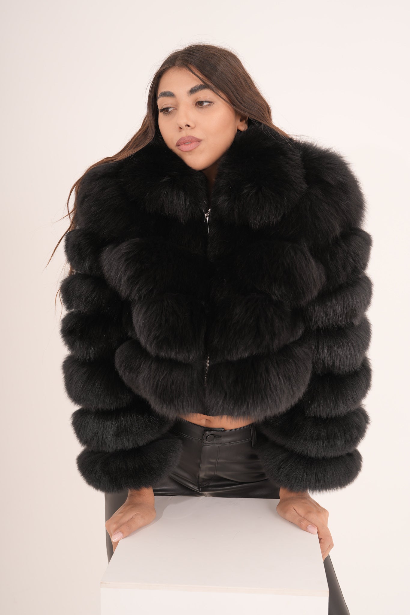 Volpe nera woman Luxury