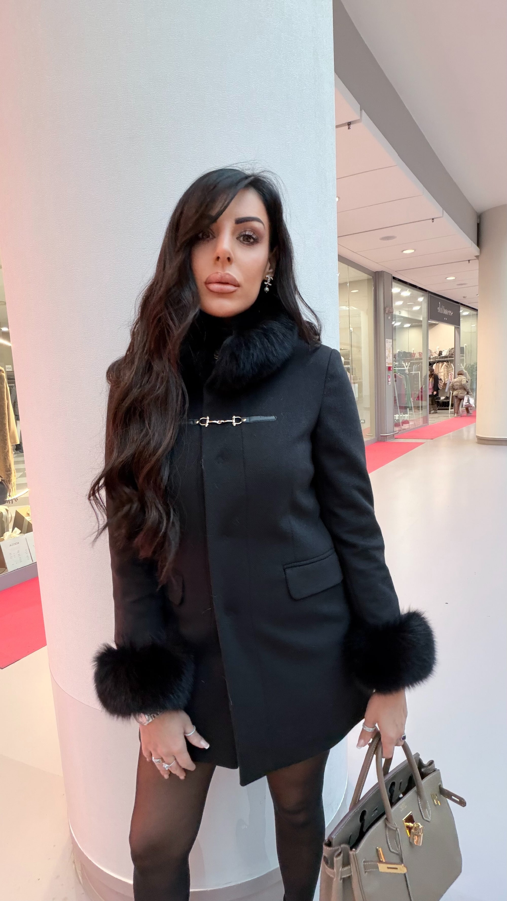 Cappotto gancio con bordo in volpe