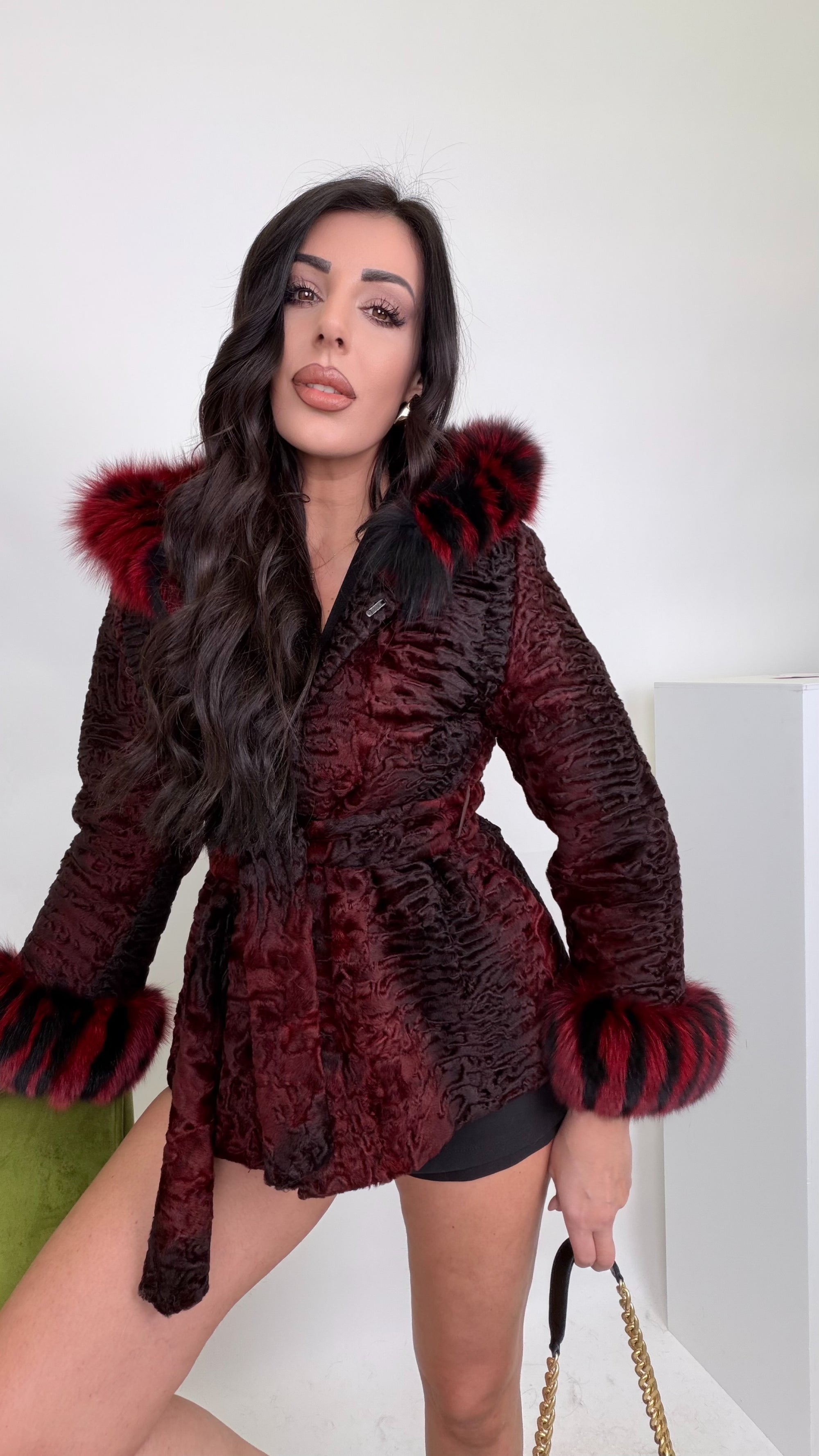 Swacara con bordo in volpe