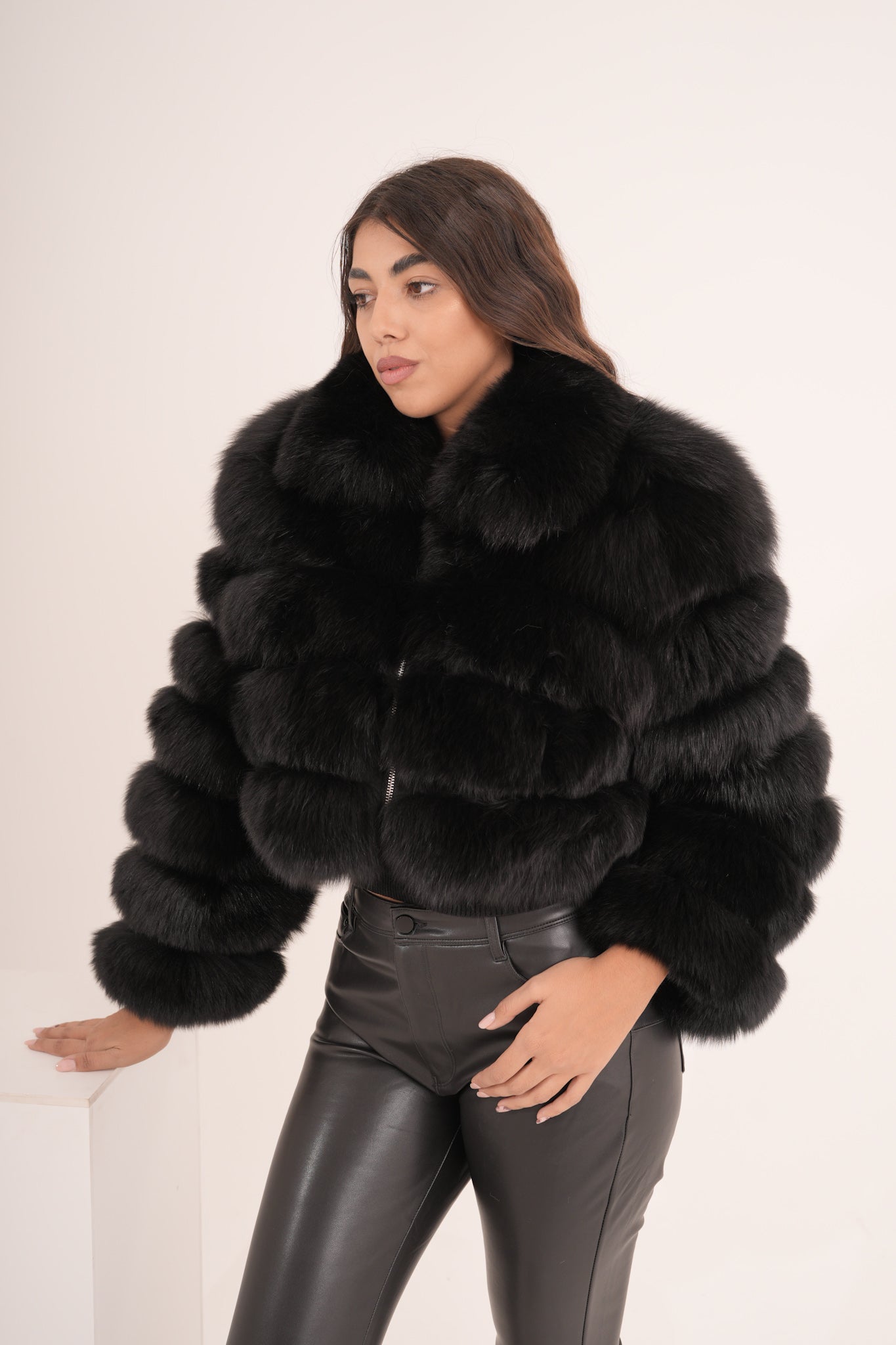 Volpe nera woman Luxury