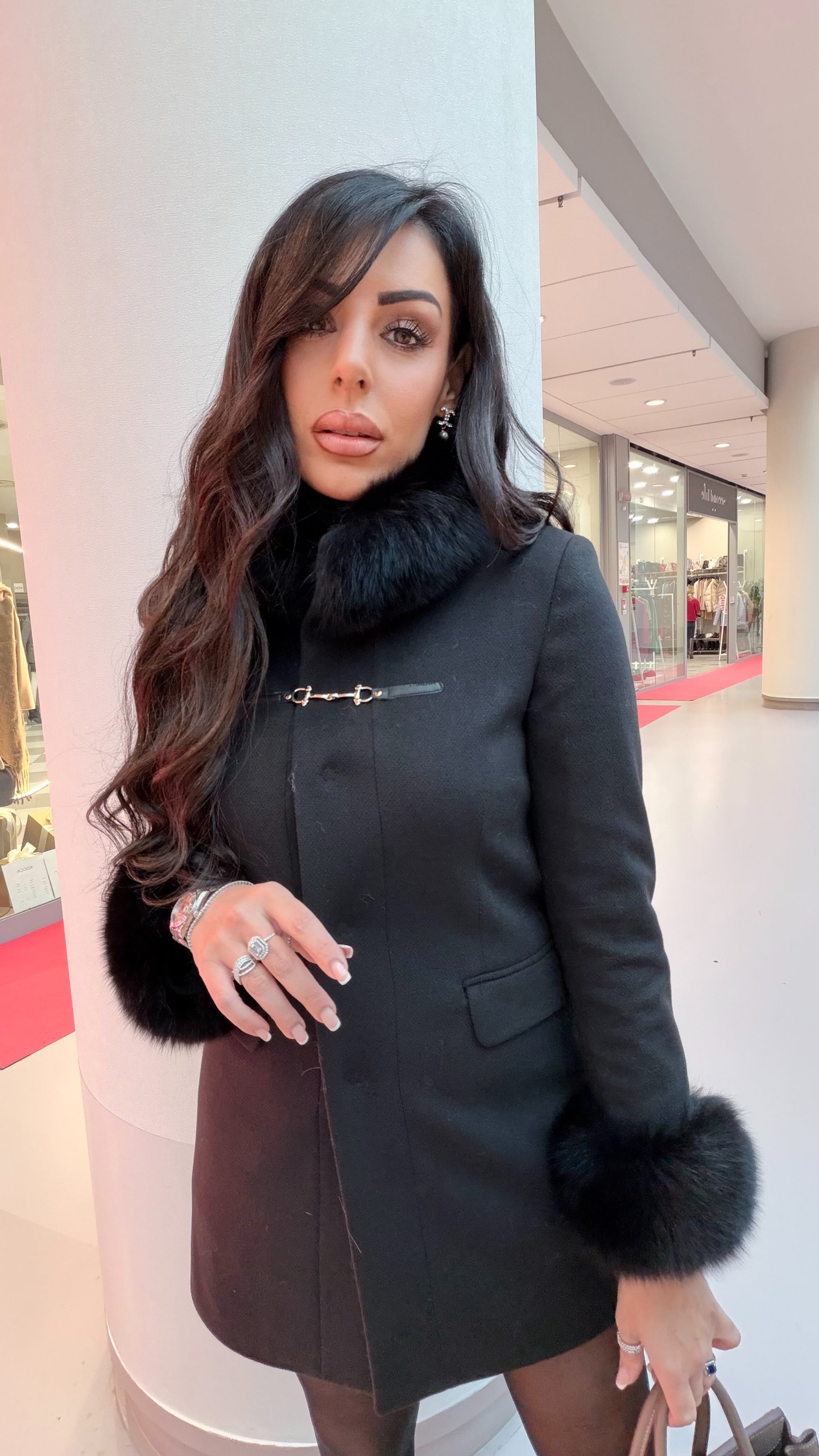 Cappotto gancio con bordo in volpe