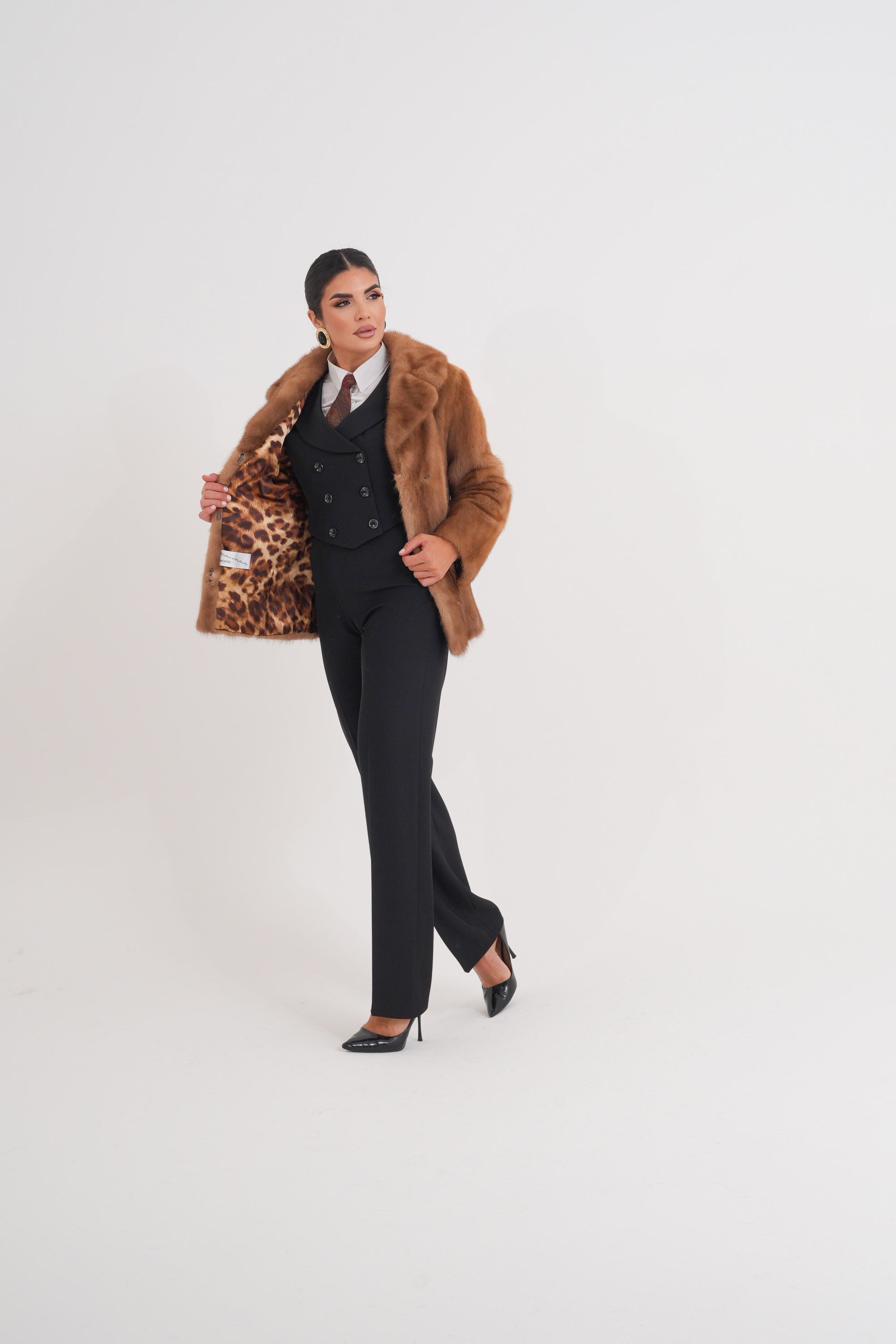 Visone luxury larissa