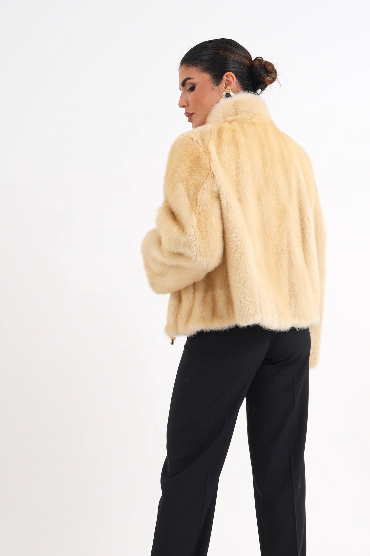 Iconic 2.0 bianco collo pistagnina
