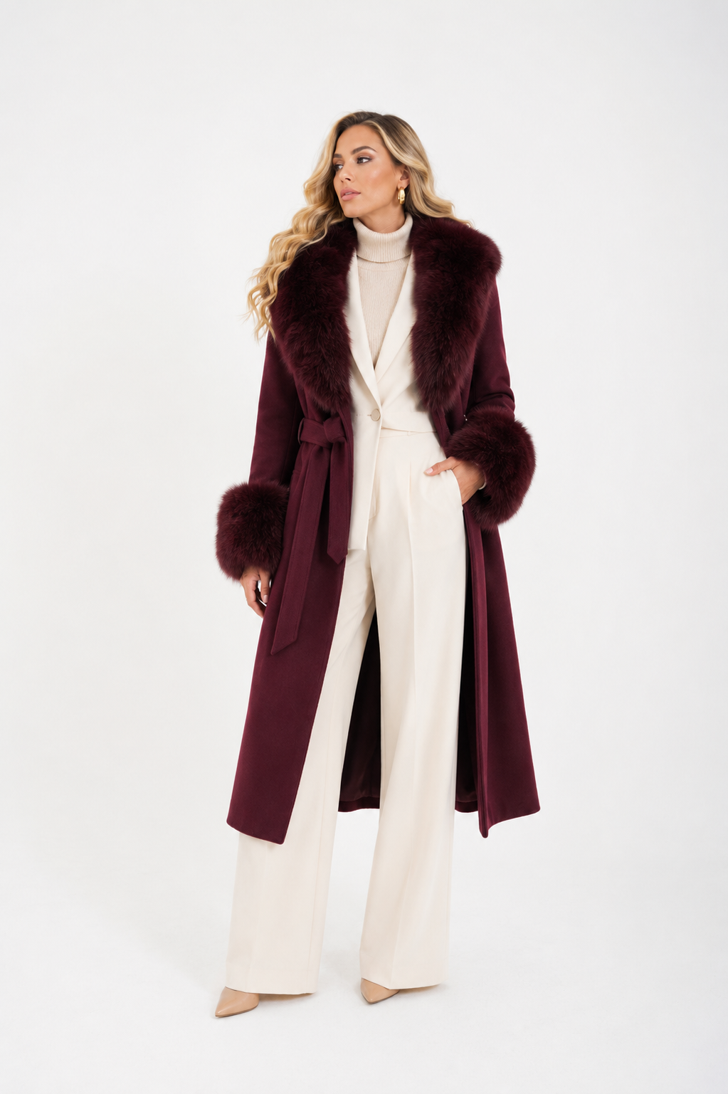 Cappotto bordato in volpe bordeaux