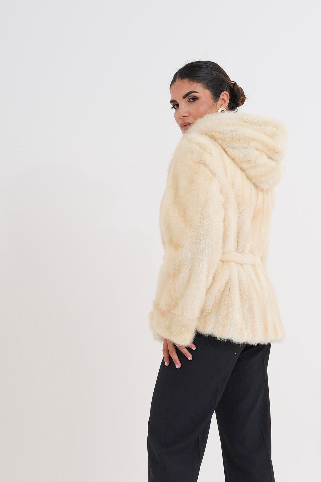 Iconic rania bianco
