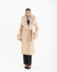 Cappotto bordato in volpe beige
