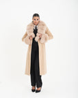 Cappotto bordato in volpe beige