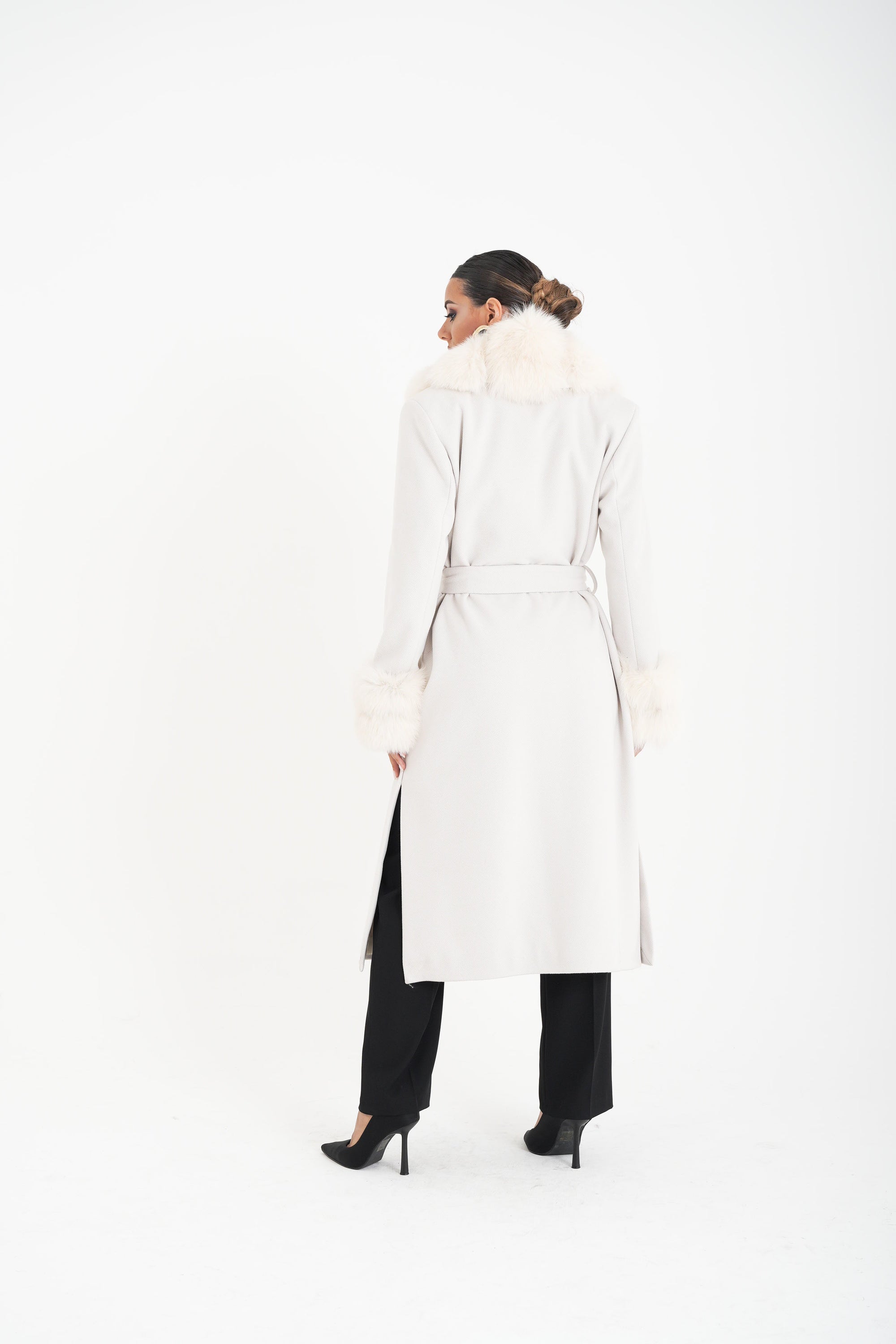 Cappotto bordato  in volpe panna